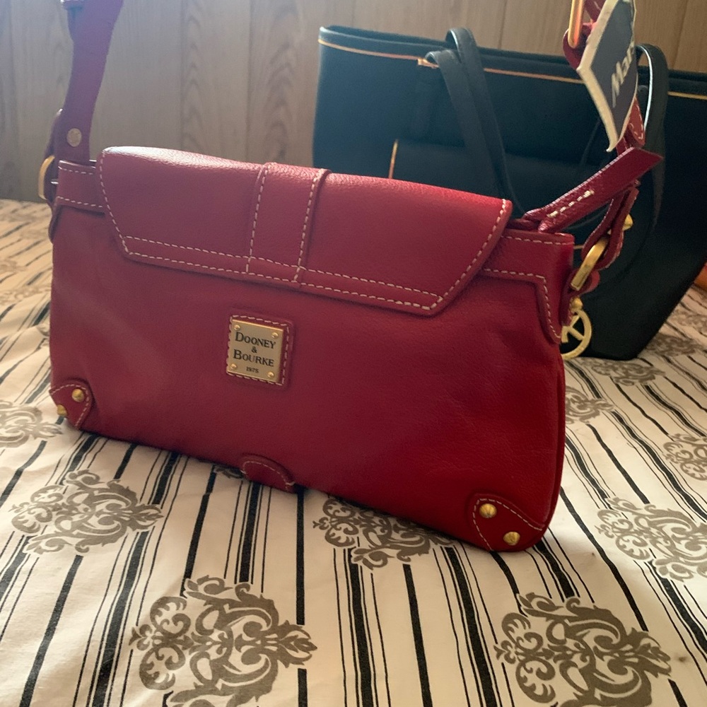 Brand new DOONEY& BROUKE Leather handbag in beautiful orange color - Picture 3 of 4